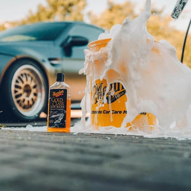 Meguiar's Gold Class Car Wash Shampoo&Conditioner Szampon do regularnego mycia auta neutralne pH 473ml